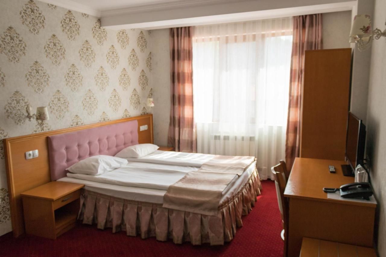 Отель Hotel Uzunski Смолян