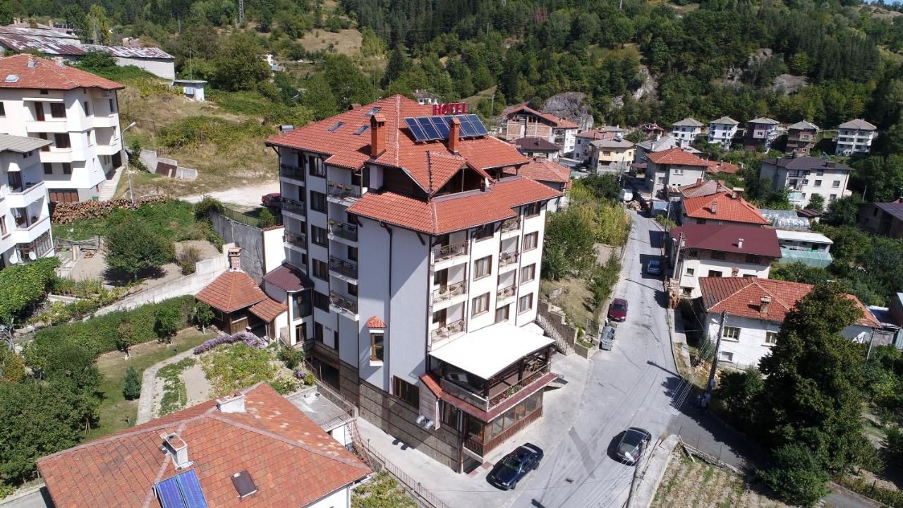 Отель Hotel Uzunski Смолян