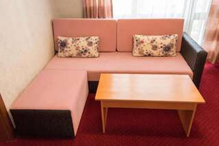 Отель Hotel Uzunski Смолян Люкс с 1 спальней-1
