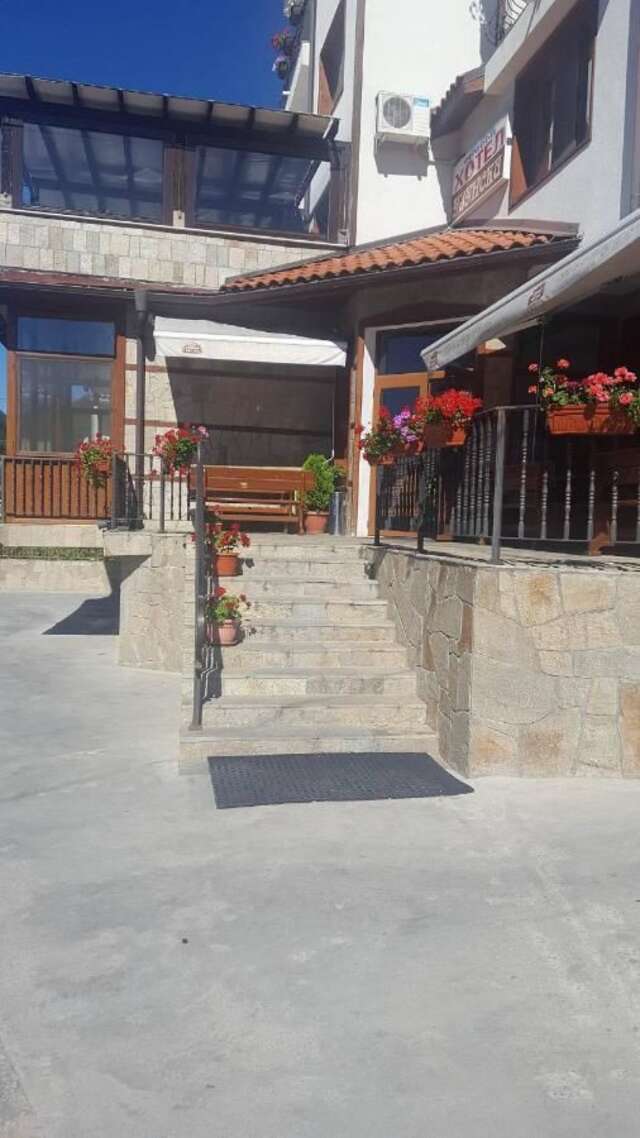Отель Hotel Uzunski Смолян-17